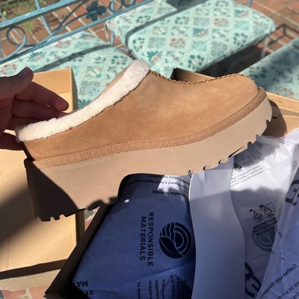 UGG New Heights Cozy Clog NIB - Picture 10 of 10